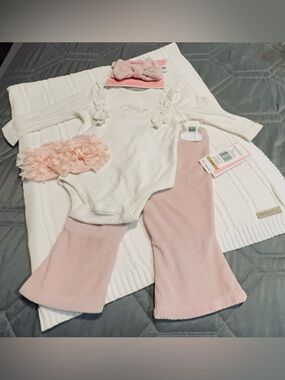 Juicy Couture Pink & Cream Ribbed Baby 3-Piece Set
